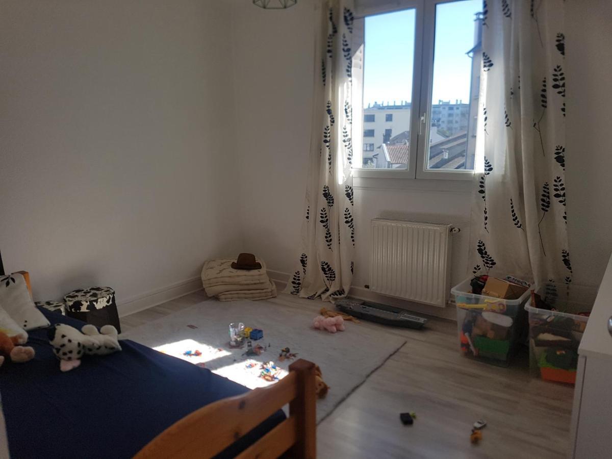 Logement Entier - Appartement T4 Hypercentre Dans Une Rue Calme - Stationnement Gratuit Tarbes Dış mekan fotoğraf